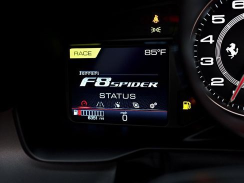 Used 2022 Ferrari F8 Tributo image 93