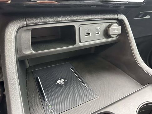 Used 2025 Honda Pilot TrailSport image 23