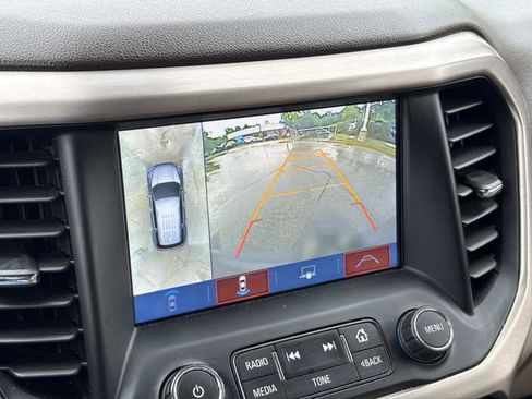Used 2019 GMC Acadia Denali w/ Technology Package FWD image 22
