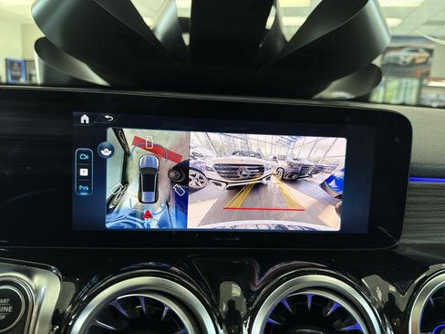 Used 2026 Mercedes-Benz GLB 250 4MATIC image 20