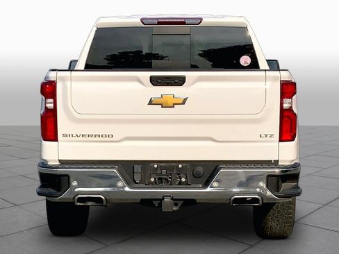 Used 2022 Chevrolet Silverado 1500 LTZ AWD/4WD image 5