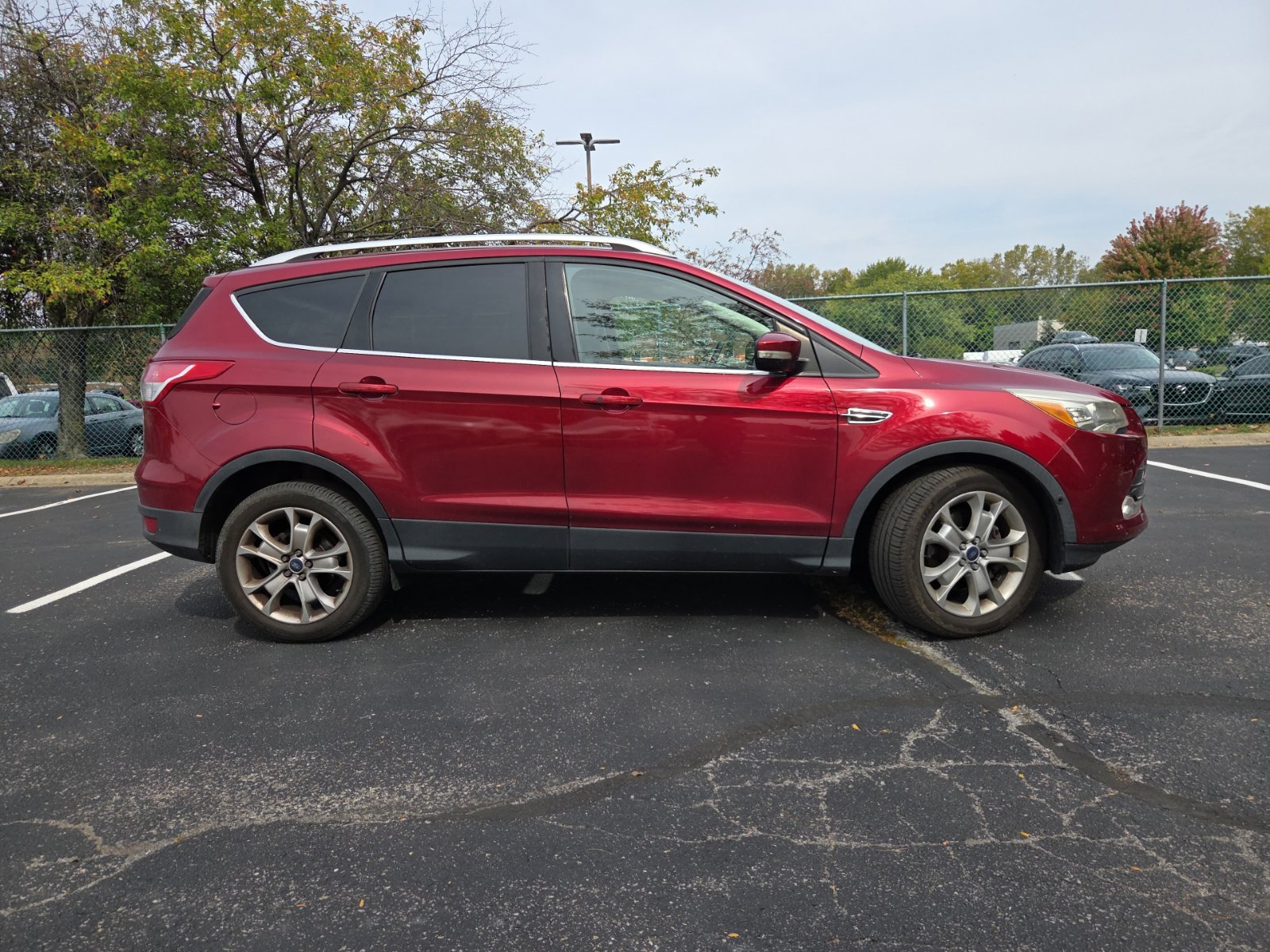 Used 2015 Ford Escape Titanium w/ Equipment Group 301A AWD/4WD image 2