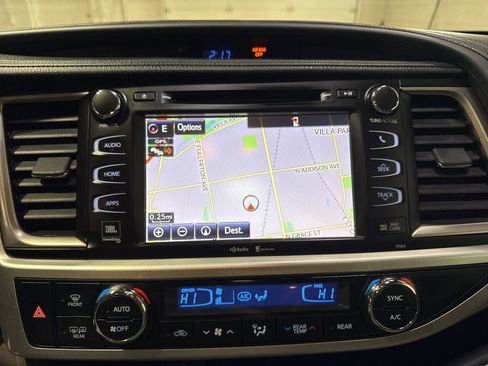 Used 2015 Toyota Highlander Limited Platinum AWD/4WD image 18