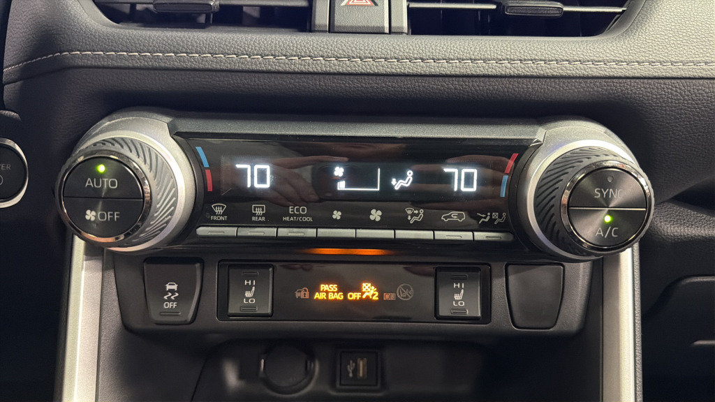 Used 2025 Toyota RAV4 XLE w/ Convenience Package AWD/4WD image 28