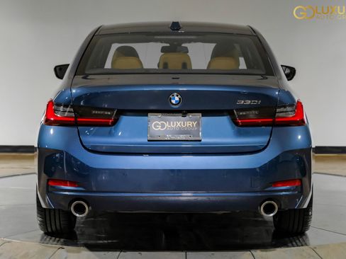 Used 2025 BMW 330i Sedan w/ Convenience Package RWD image 11