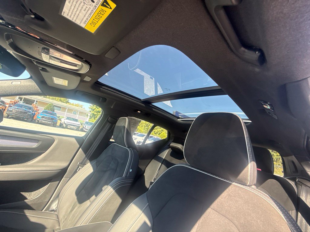Used 2025 Volvo XC40 B5 Plus AWD/4WD image 10