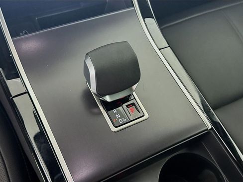 New 2026 Land Rover Range Rover Velar Dynamic SE AWD/4WD image 19