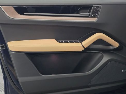 New 2026 Porsche Cayenne image 24