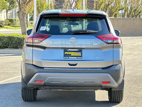 Used 2023 Nissan Rogue SV image 5