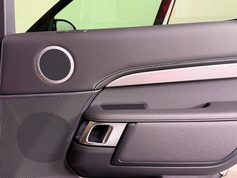 Certified 2025 Land Rover Discovery Dynamic SE image 34