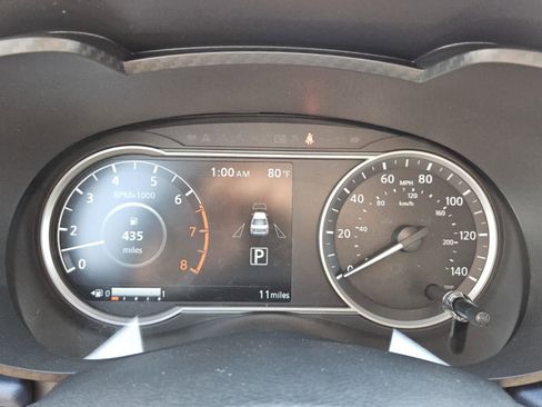 New 2025 Nissan Versa SV w/ Trunk Package FWD image 14