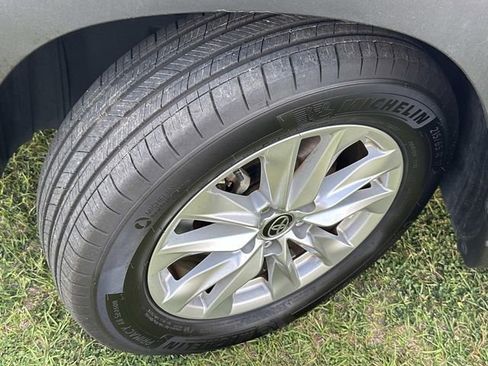 Used 2023 Toyota Corolla Cross LE FWD image 15