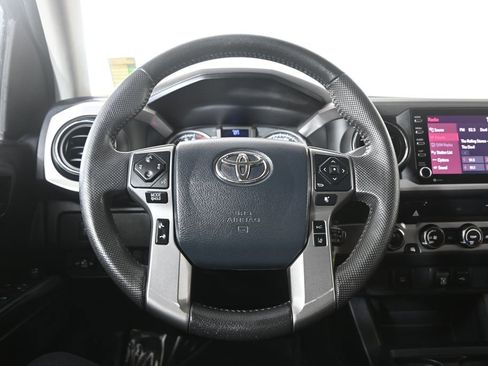 Used 2020 Toyota Tacoma SR5 AWD/4WD image 31
