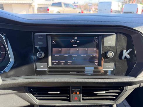 Used 2019 Volkswagen Jetta SE w/ Cold Weather Package image 26