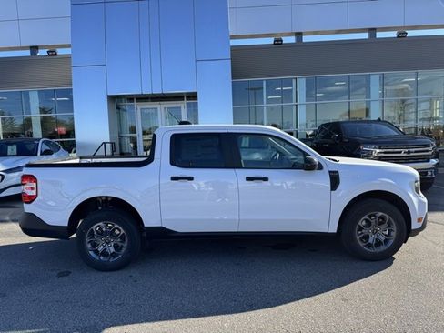 New 2025 Ford Maverick XLT w/ XLT Luxury Package image 32
