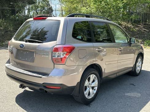 Used 2015 Subaru Forester 2.5i Premium w/ All-Weather Package AWD/4WD image 21