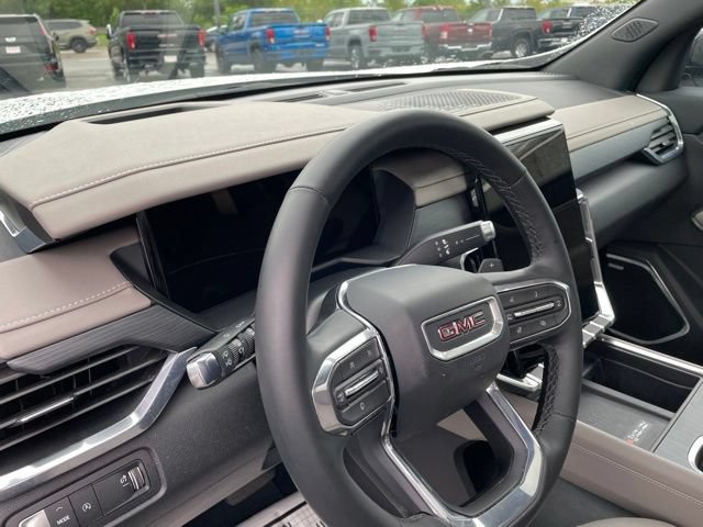 Used 2026 GMC Acadia Elevation w/ Elevation Premium Package FWD image 3