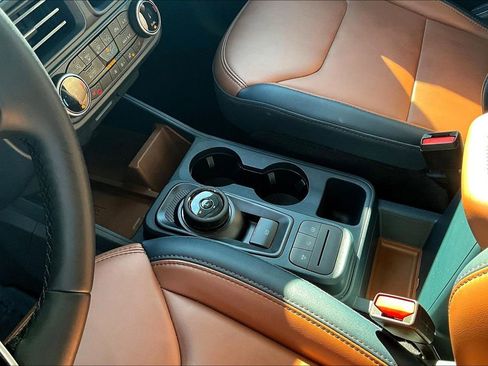 Used 2024 Ford Maverick Lariat image 17