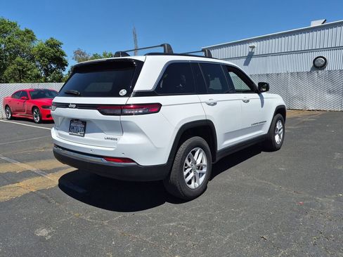 Used 2024 Jeep Grand Cherokee Laredo X AWD/4WD image 3
