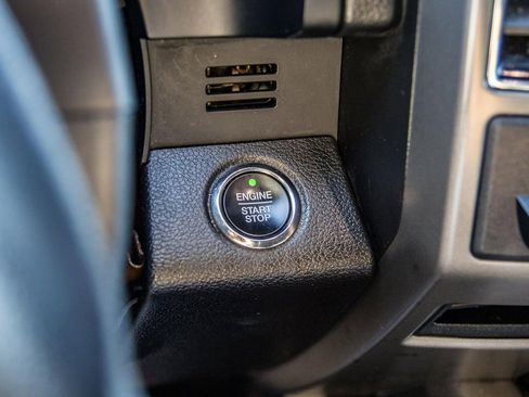 Used 2019 Ford Expedition Max XLT image 30