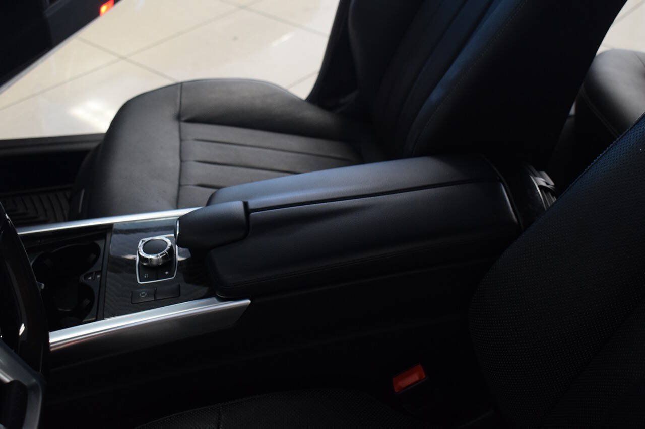 Used 2016 Mercedes-Benz E 400 Sedan image 38