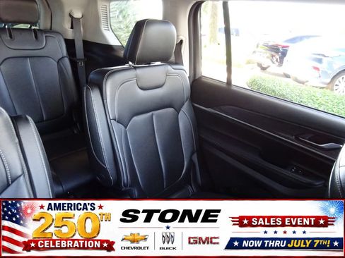 Used 2023 Jeep Grand Cherokee L Limited AWD/4WD image 16
