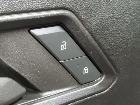 Used 2023 Chevrolet Colorado Trail Boss image 28