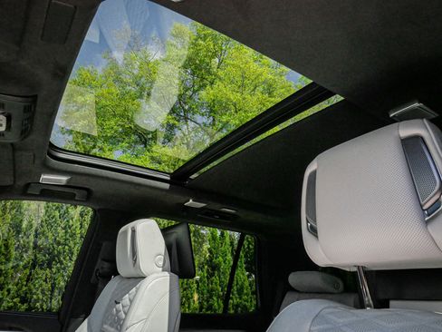 Used 2025 Cadillac Escalade Sport Platinum w/ LPO, ONYX Package AWD/4WD image 28