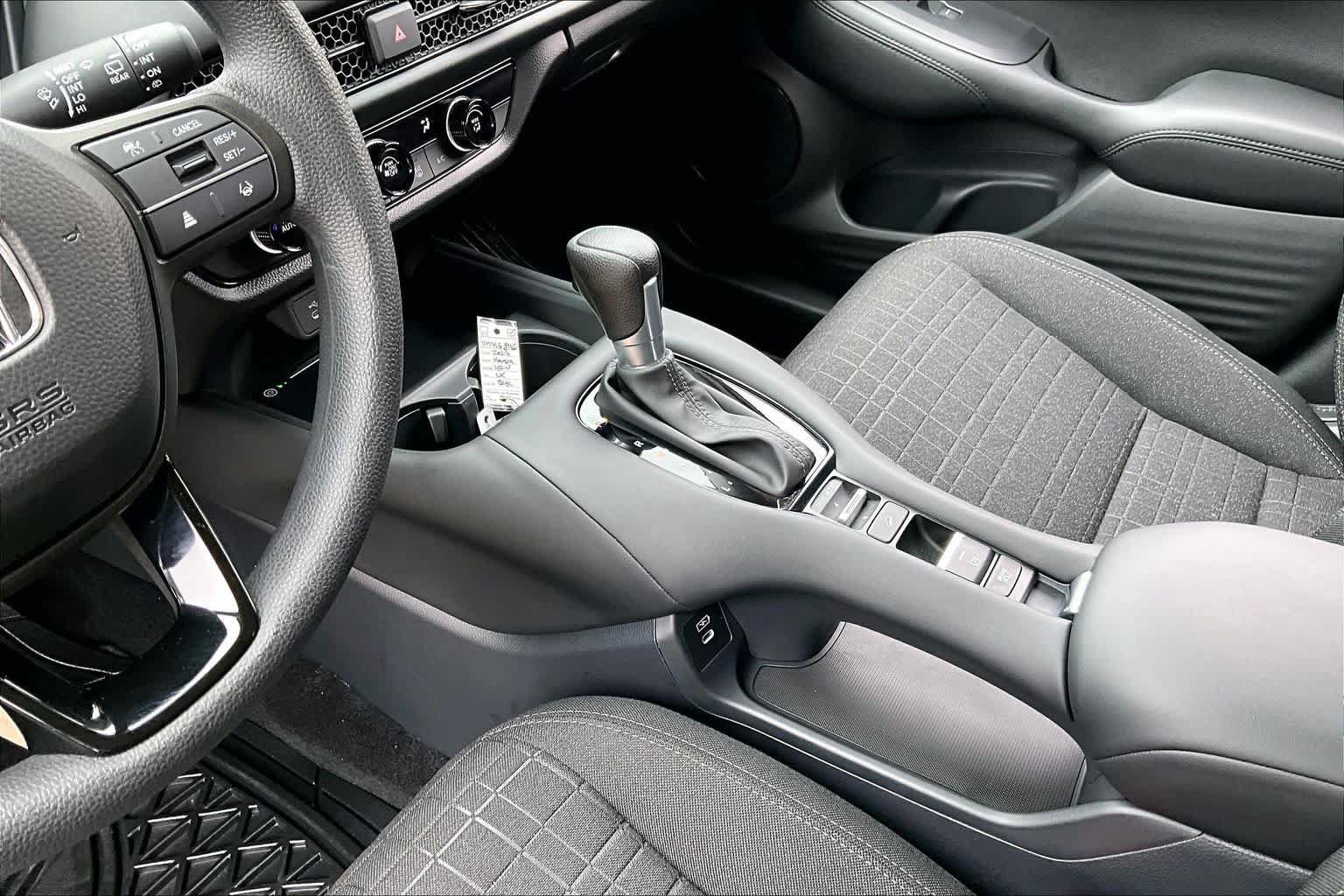 Certified 2027 Honda HR-V LX image 16