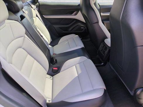 Used 2023 Porsche Taycan 4S w/ Premium Package image 20
