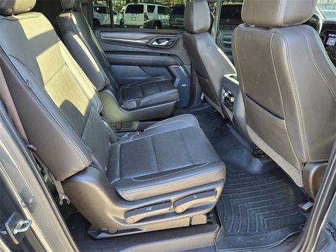 Used 2021 GMC Yukon XL Denali w/ Denali Premium Package image 19