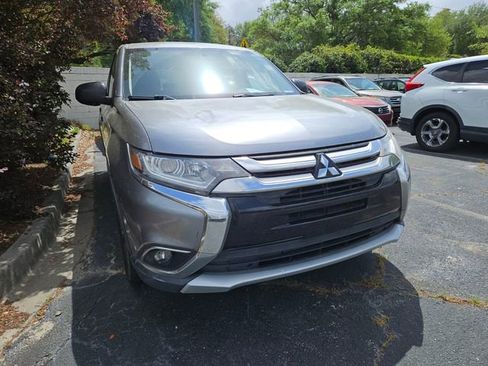 Used 2017 Mitsubishi Outlander ES image 4
