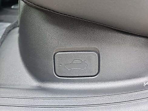 New 2025 Hyundai Ioniq 6 Limited image 33