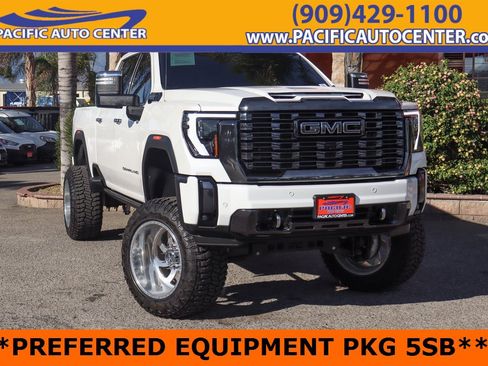 Used 2024 GMC Sierra 2500 Denali Ultimate image 1