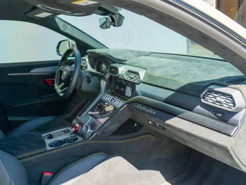 Used 2024 Lamborghini Urus Performante AWD/4WD image 55
