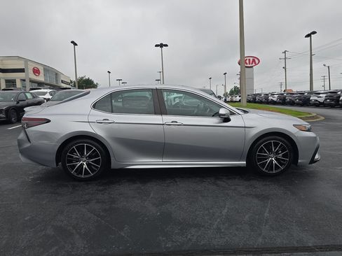 Used 2024 Toyota Camry SE FWD image 2