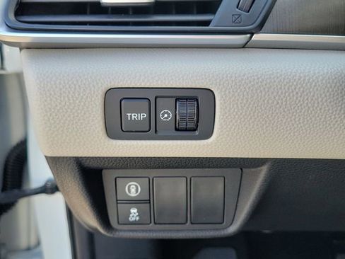 Used 2018 Honda Accord LX image 19