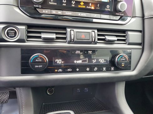 Used 2024 Nissan Pathfinder S image 26