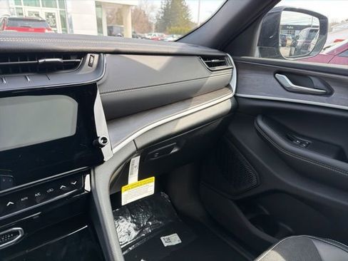 New 2026 Jeep Grand Cherokee Altitude AWD/4WD image 21