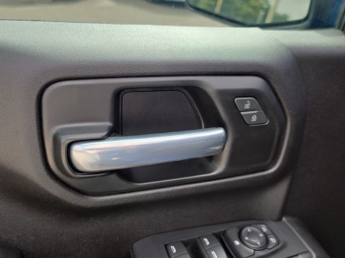 Used 2022 Chevrolet Silverado 1500 Custom RWD image 18