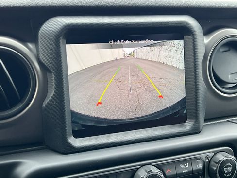 Used 2023 Jeep Wrangler Freedom Edition AWD/4WD image 20