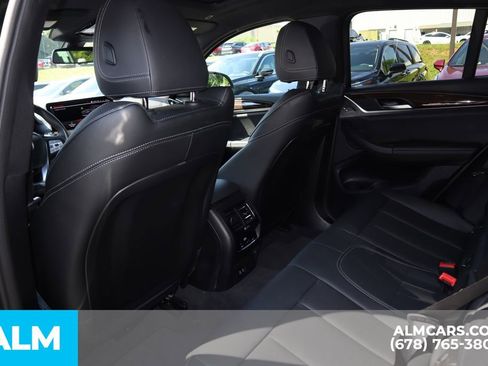 Used 2025 BMW X4 xDrive30i image 19