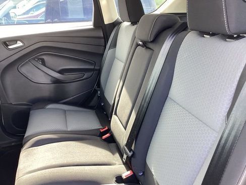 Used 2019 Ford Escape SE FWD image 16