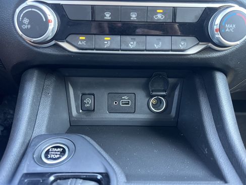 Used 2025 Nissan Sentra S FWD image 7