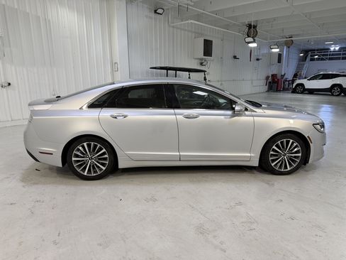 Used 2019 Lincoln MKZ Premiere image 6