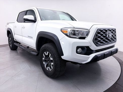 Used 2021 Toyota Tacoma TRD Off-Road w/ Technology Package AWD/4WD image 10