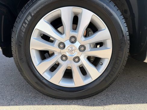Used 2018 Toyota Sequoia Platinum AWD/4WD image 47