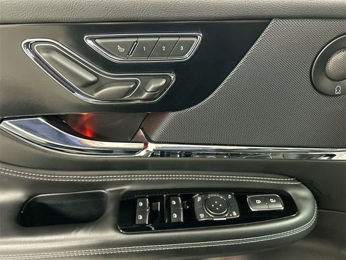 Used 2020 Lincoln Corsair Reserve w/ Equipment Group 202A image 10