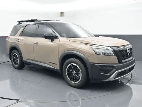 Used 2023 Nissan Pathfinder Rock Creek image 2