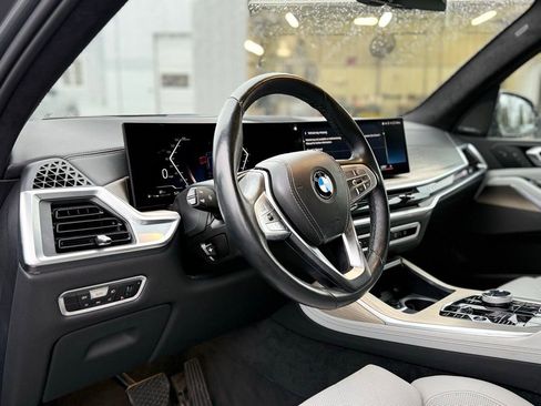 Used 2023 BMW X7 xDrive40i w/ Executive Package image 5